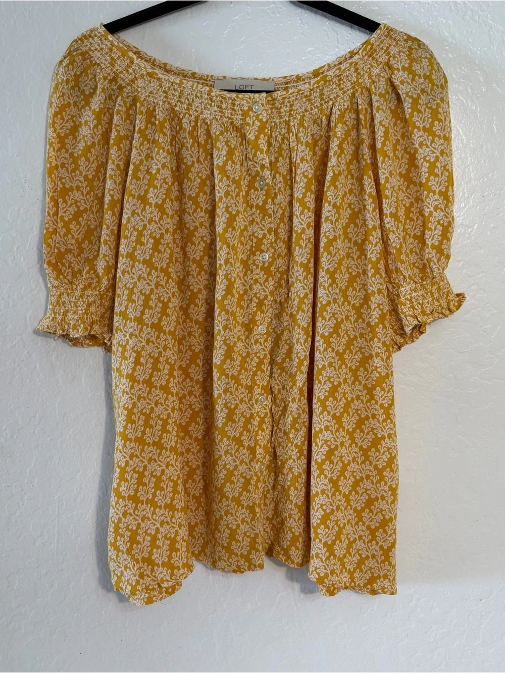 Ann Taylor LOFT Yellow Smocked Top Short Puff Sleeve, M Made In India %100 Rayon